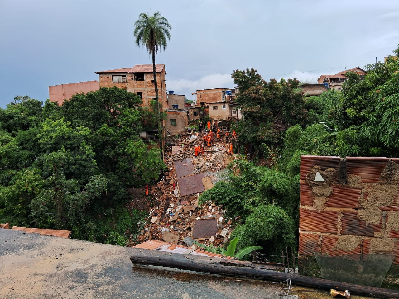 Foto mostra dimensão do local onde buscas acontecem no bairro Paraíso