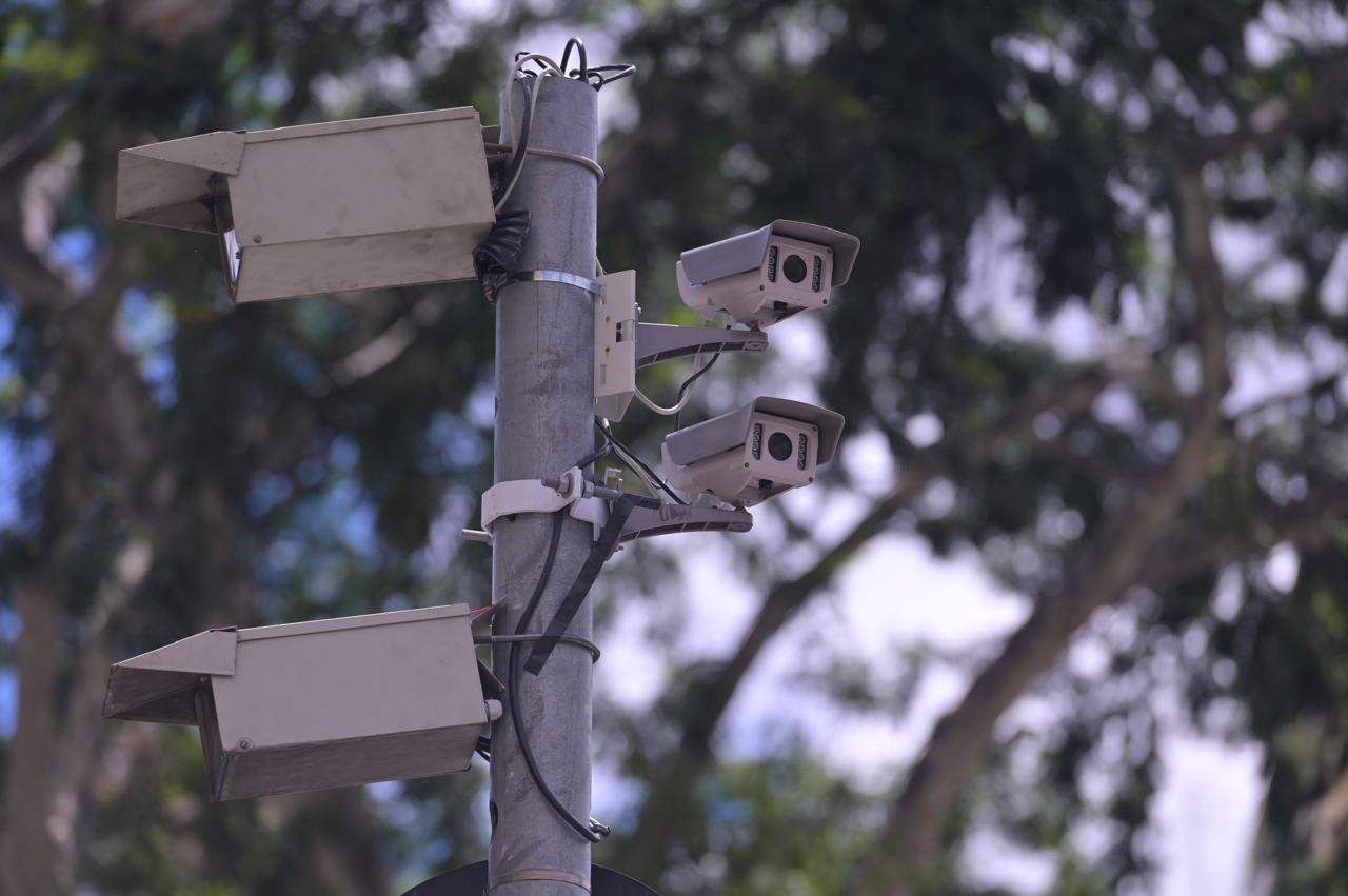 Detector de Avanço de Semáforo na avenida Amazonas, esquina com rua Padre Belchior, no sentido praça Raul Soares 