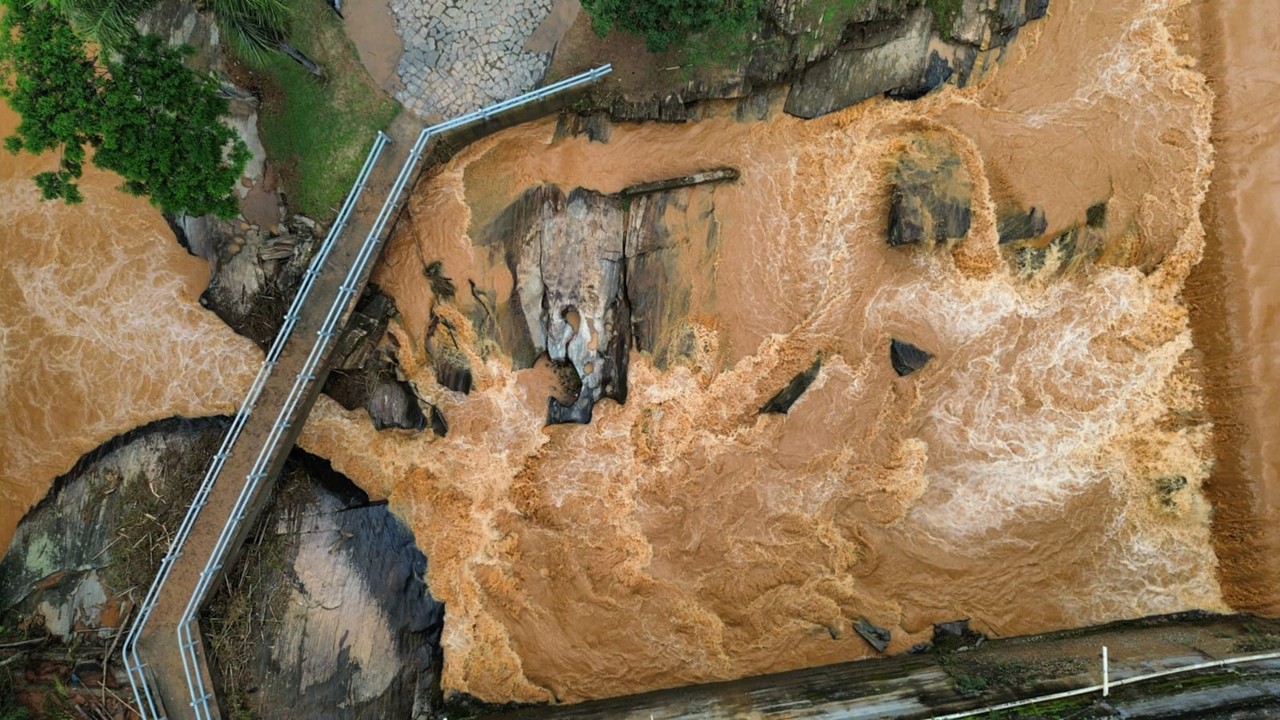 Chuva provocou destruição em Dom Silvério, na Zona da Mata  