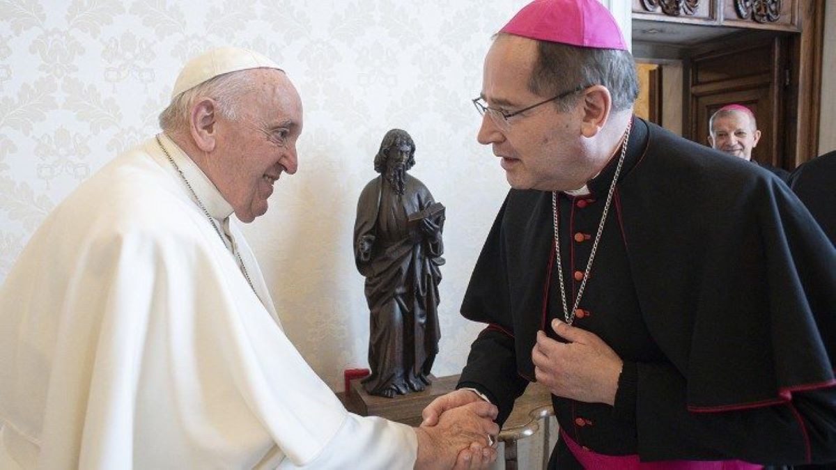 Dom Walmor e Papa Francisco durante encontro em janeiro de 2022