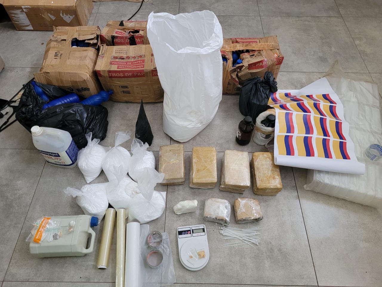 Durante as investigações foram apreendidos cerca de 540 quilos de cocaína vinculados ao grupo