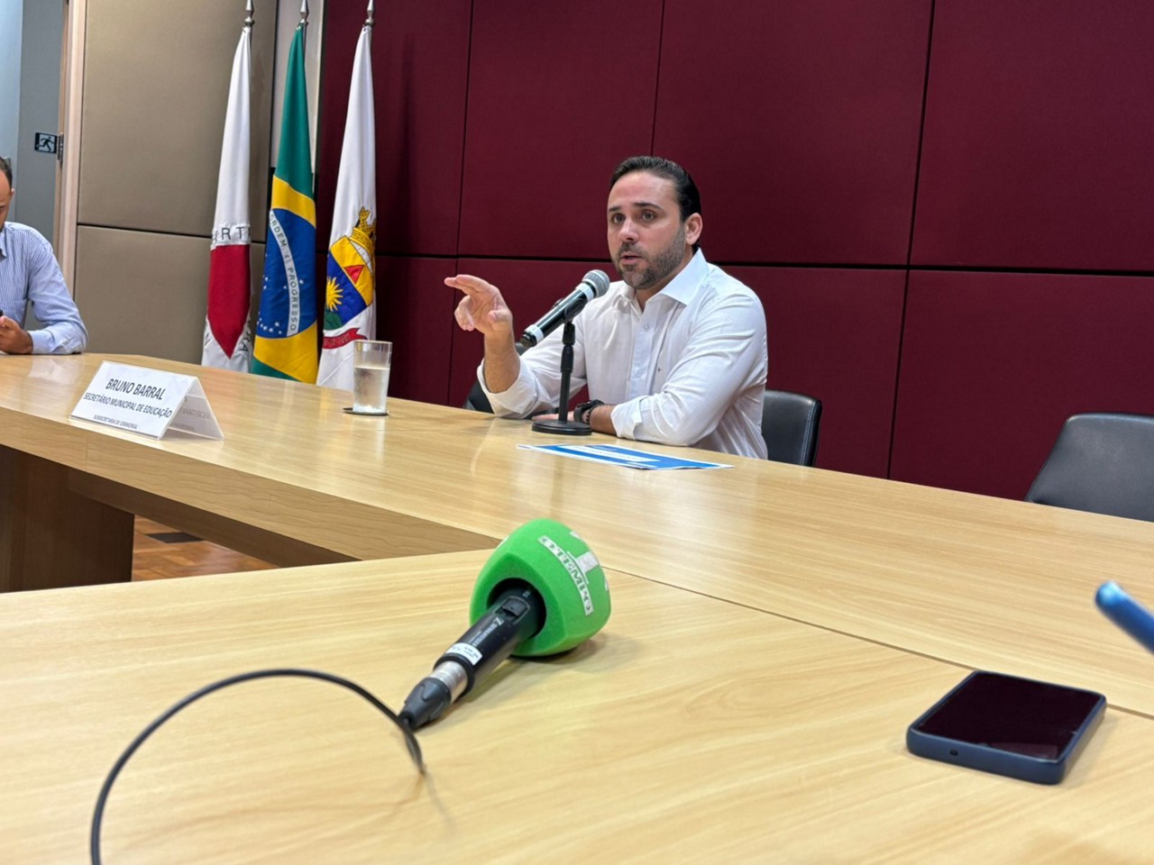 O primeiro desafio da gestão é garantir a todos o acesso à educação, segundo o secretário municipal de Educação, Bruno Barral