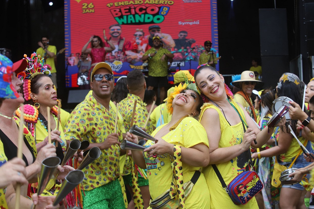 Bloco 'Beiço do Wando', em ensaio pré-Carnaval
