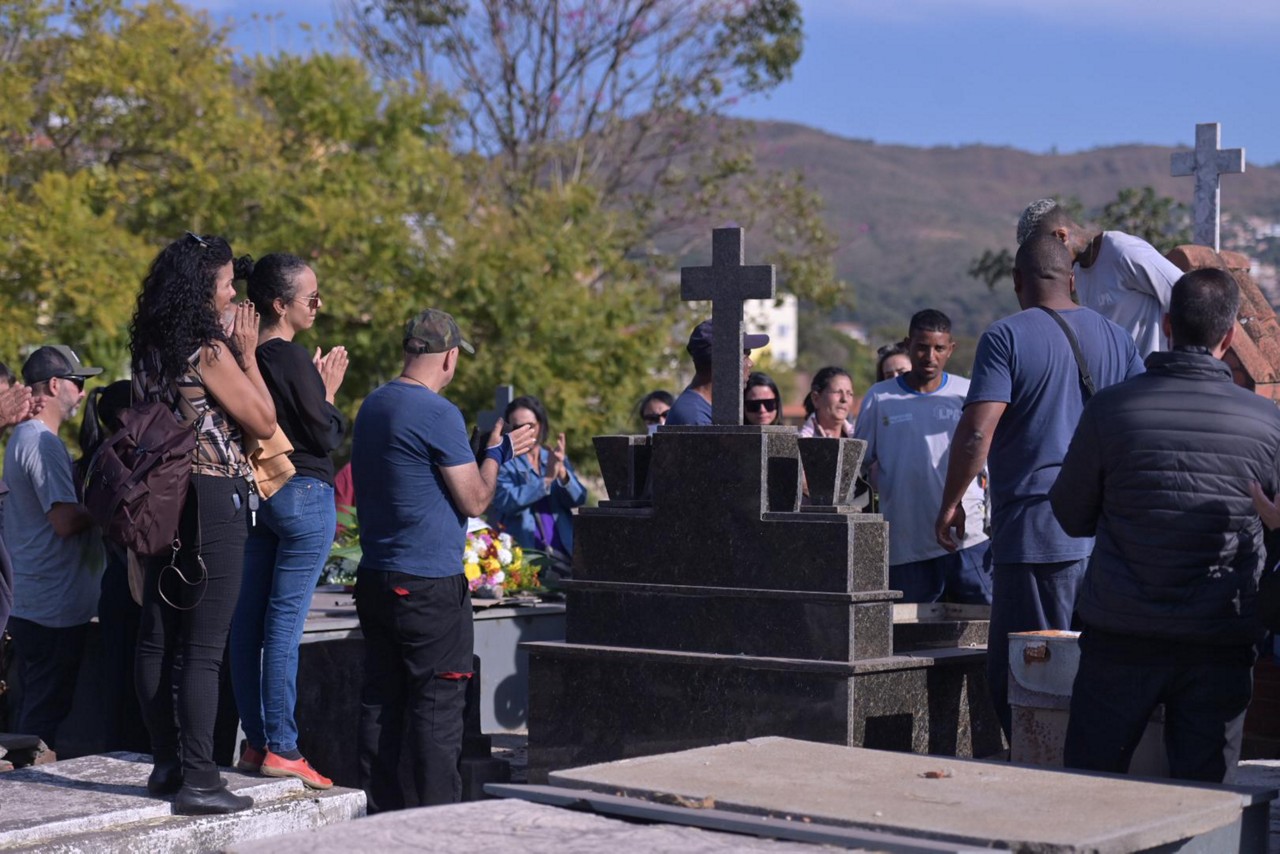 Corpo de Thiago Morgado foi sepultado no Cemitério da Saudade, região Leste de BH 