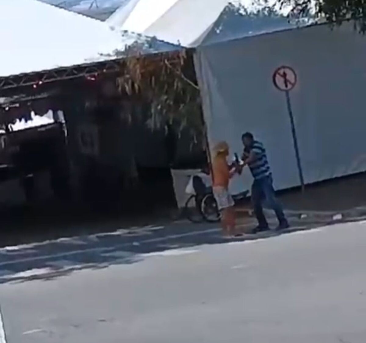 Briga foi na praça Getúlio Vargas, em Esmeraldas