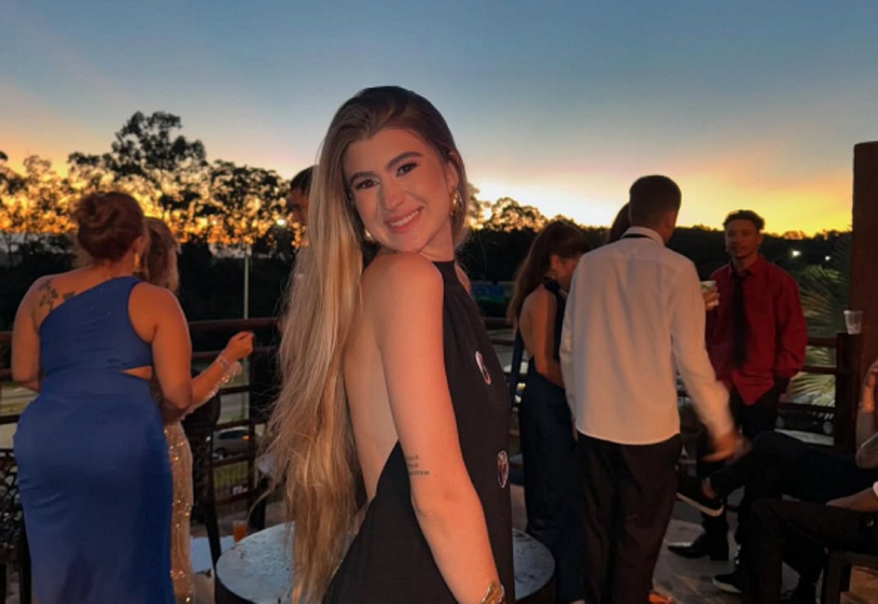 Brunna Ribeiro de Castro Rosas, de 22 anos, estava no carro com o namorado e um colega de trabalho