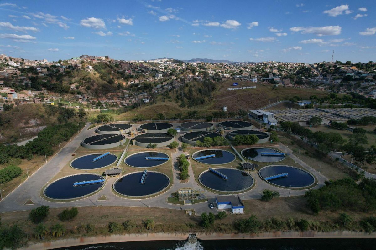 Vista aérea da Estação de Tratamento de Esgoto (ETE) Onça, que passará por obras de ampliação e modernização