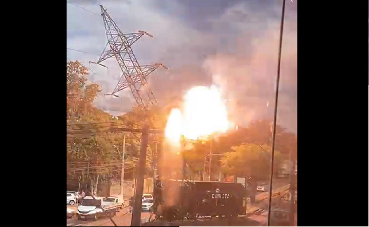 Vídeos mostram o momento da explosão