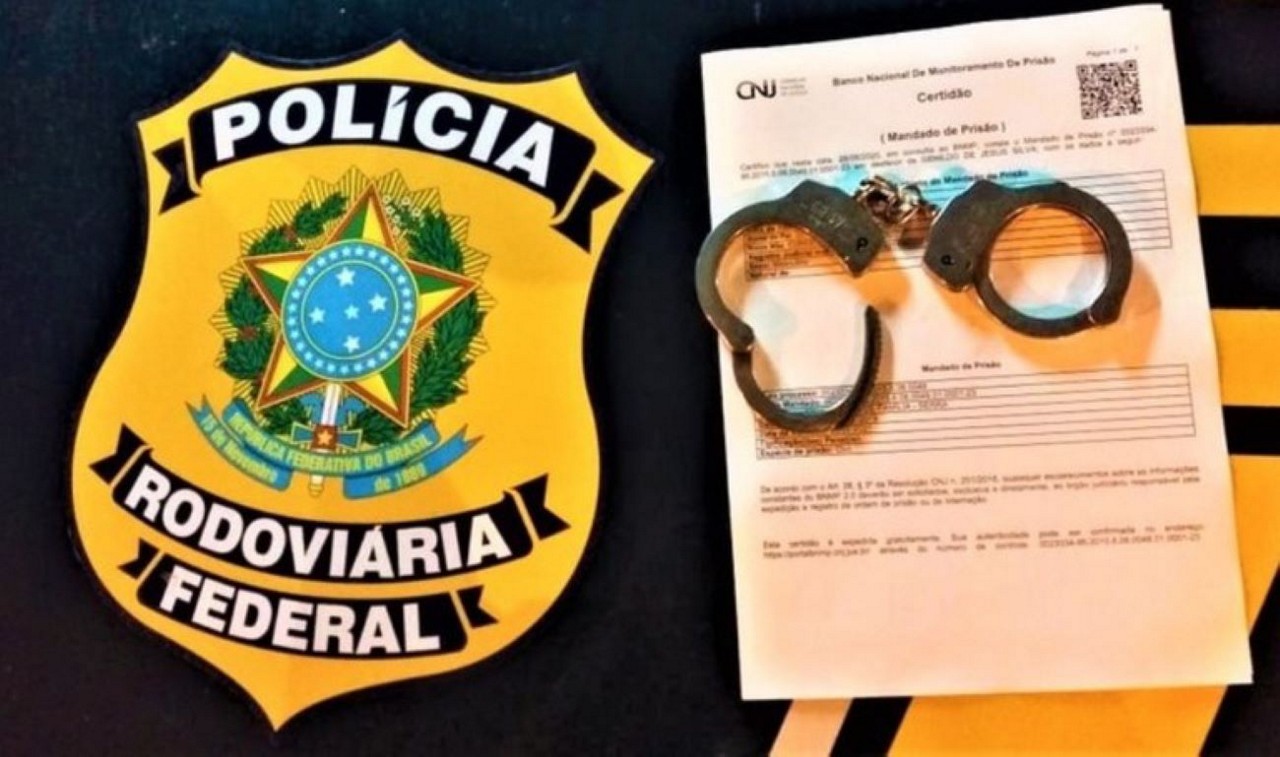 Suspeito seguia para São Paulo quando foi preso pela PRF