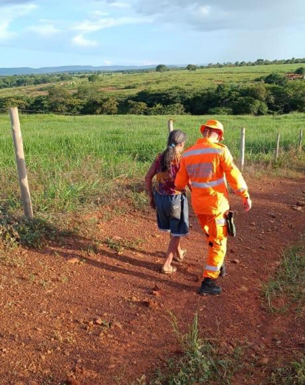 A senhora foi localizada 12 horas depois do início da caminhada