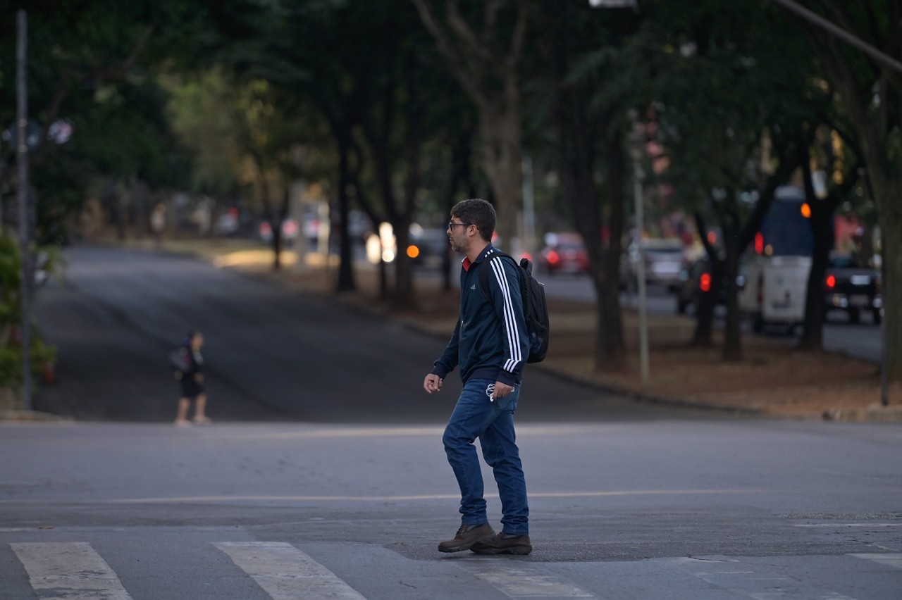 Clima deve seguir frio e seco na capital