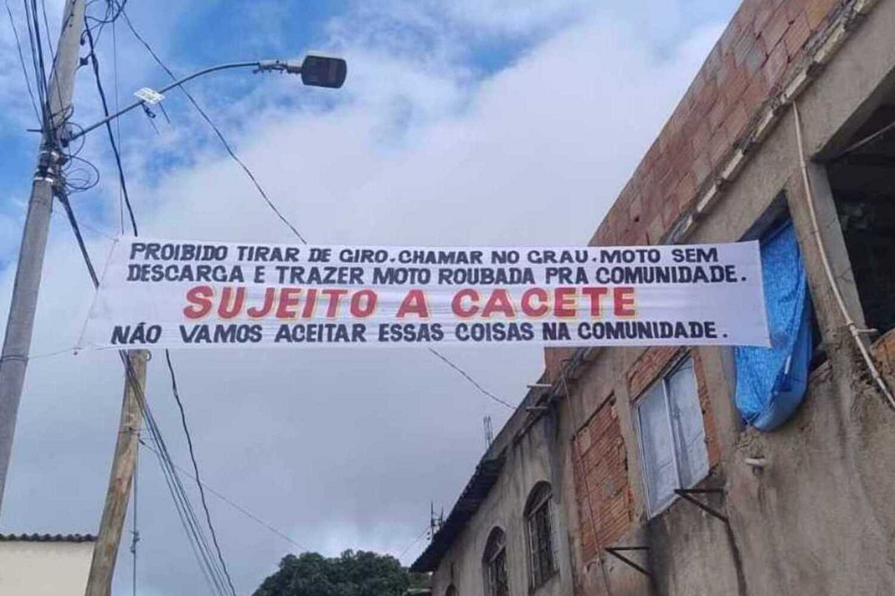 Faixas proíbem o "grau" no Conjunto Paulo VI