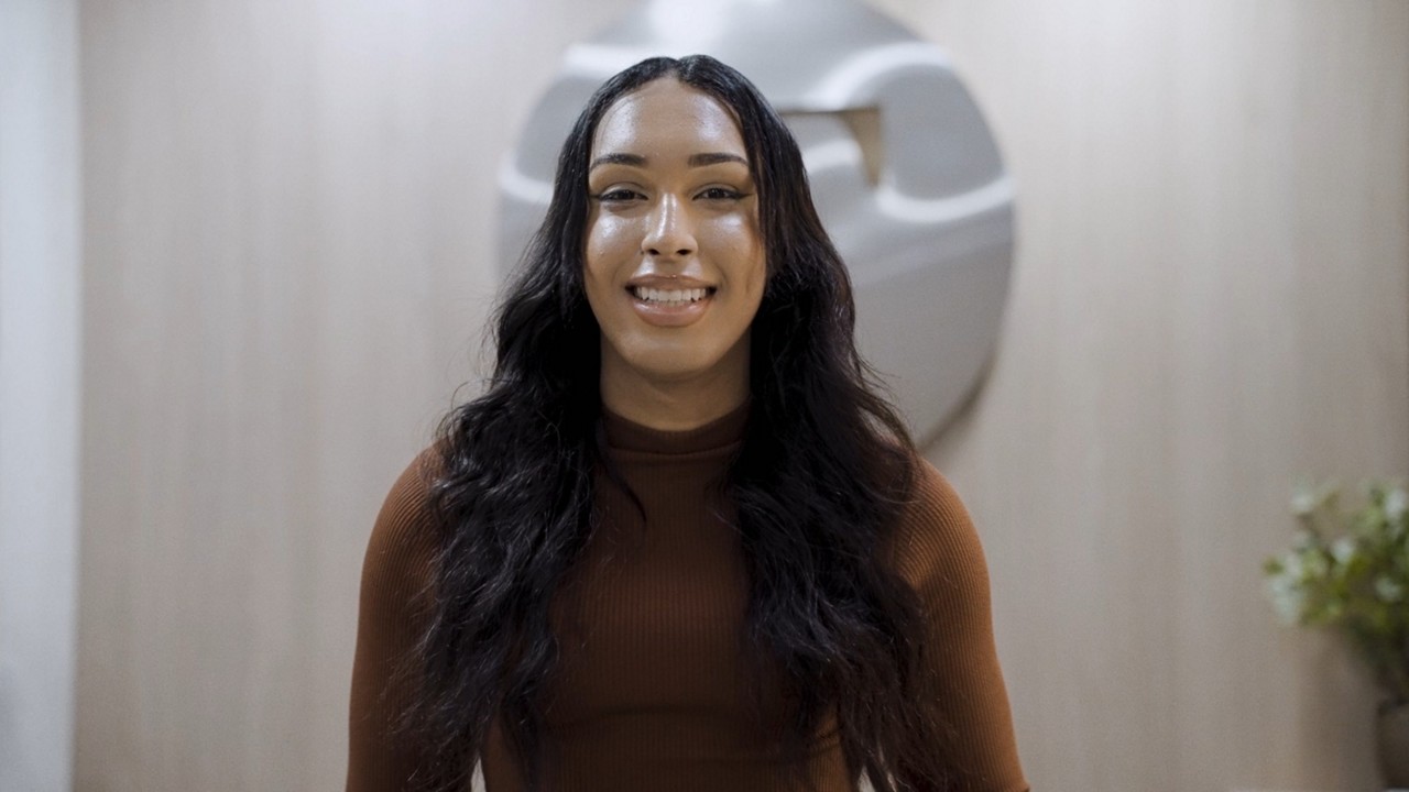 Karoline Reis, de 20 anos, foi a primeira a participar do programa "Assinado, Eu"
