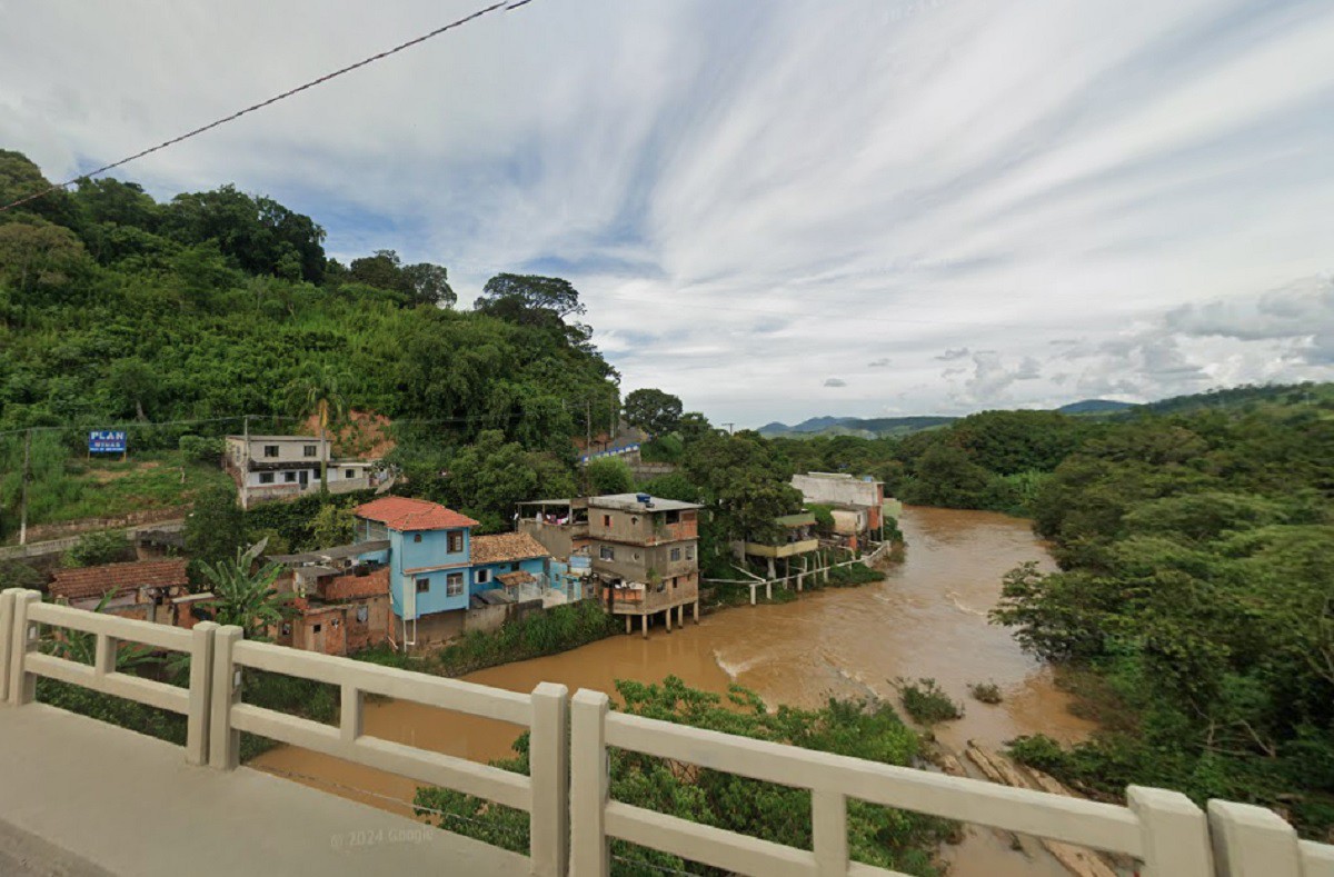 Disputa seria pelo bairro Cipó, que fica às margens do rio que separa Minas do Rio de Janeiro