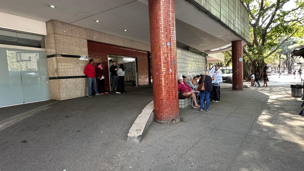 Usuários reclamam da demora no atendimento