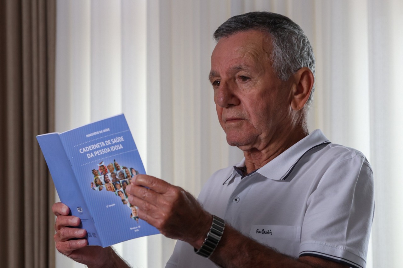 Heleno Freitas toma todas as vacinas