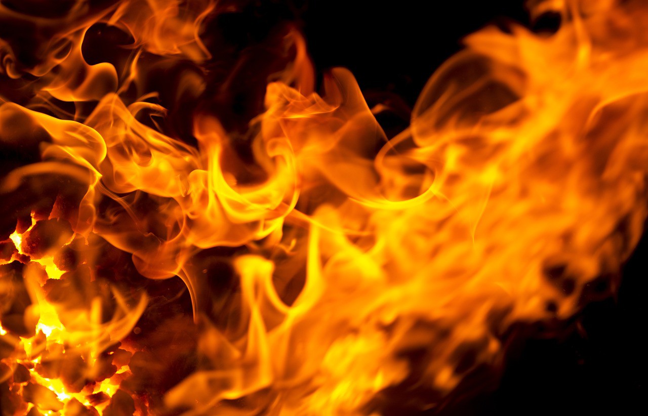 Incêndio atingiu apartamento, mas causas não foram divulgadas (FOTO ILUSTRATIVA)