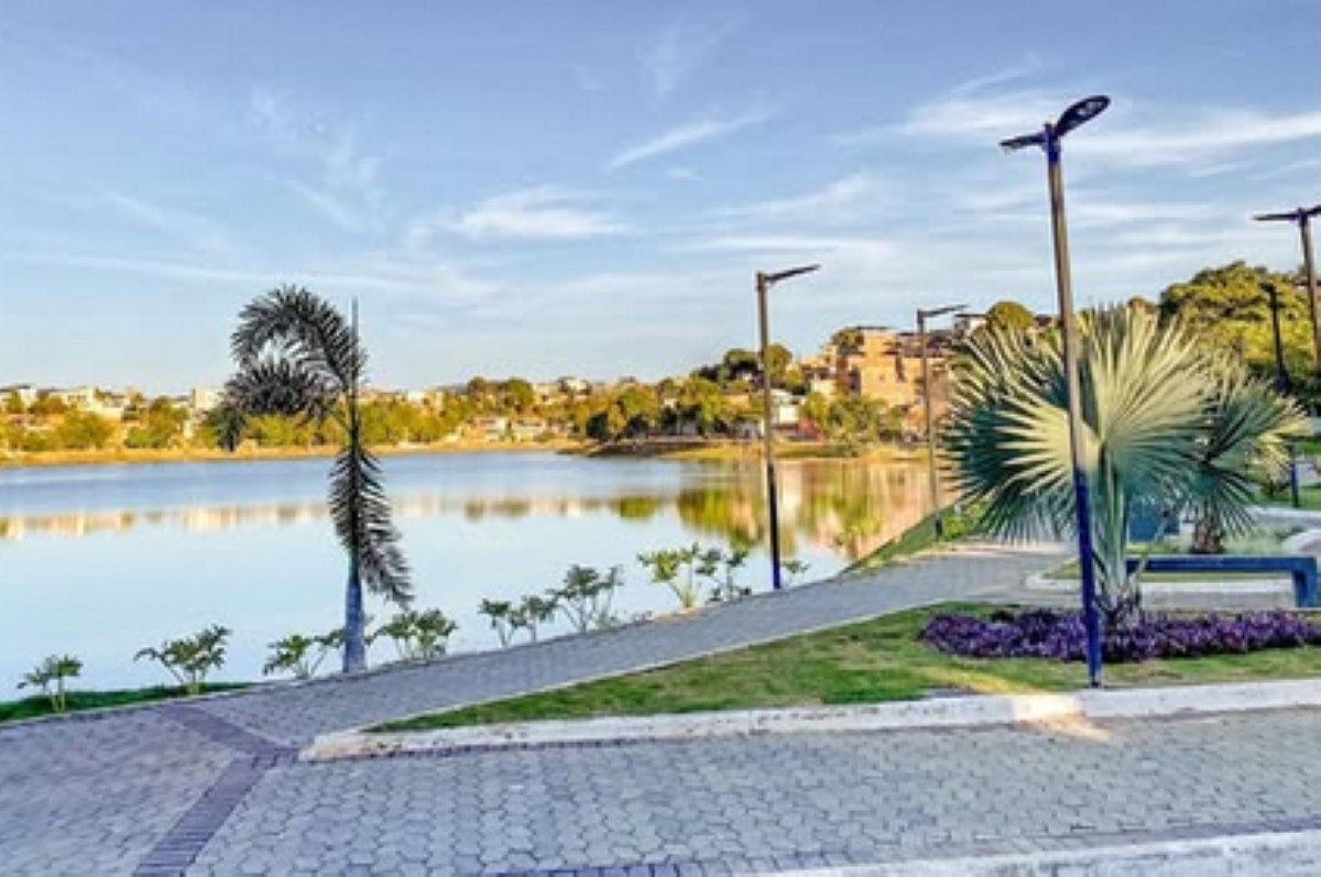 Orla da lagoa de Ipaba, no Vale do Rio Doce, recebe revitalização  