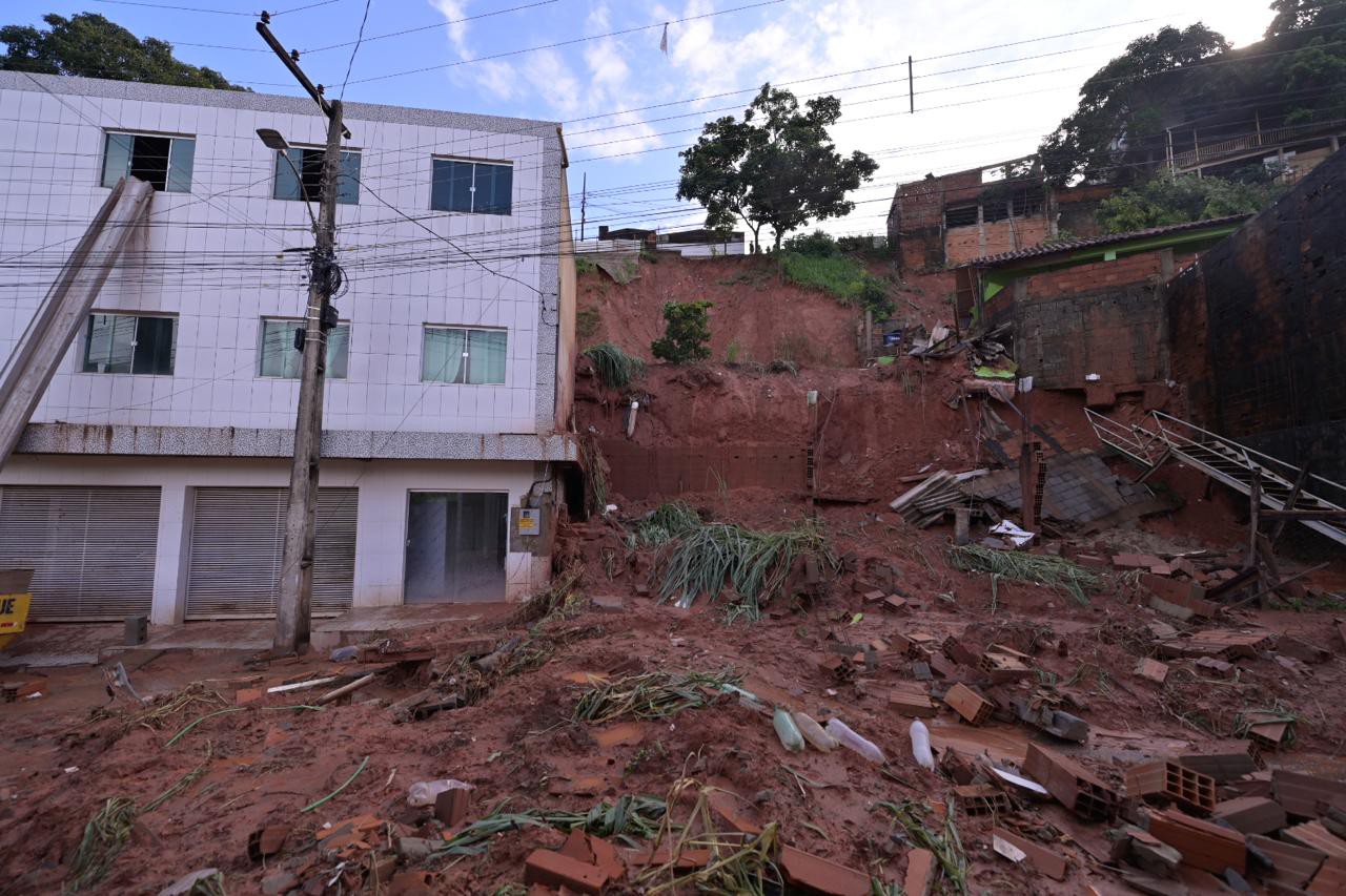 Temporal provocou deslizamentos em Ipatinga 