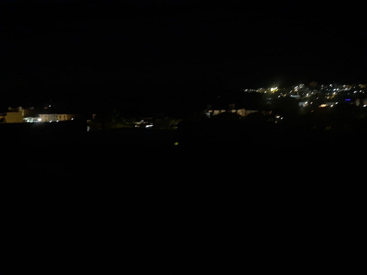 Moradores de Ipatinga ficam sem luz após temporal atingir a cidade  