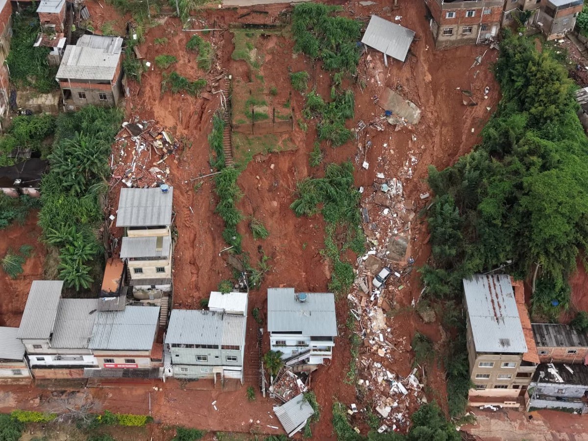Imagem aérea mostra dimensão de um dos deslizamentos que acausaram dezenas de mortes em Juiz de Fora