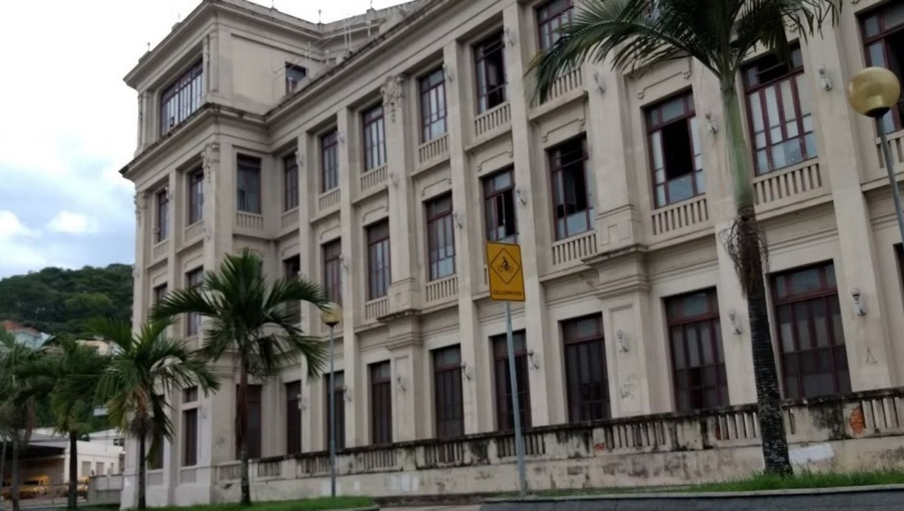 Instituto de Educação em Juiz de Fora atende alunos do ensino fundamental, médio e EJA