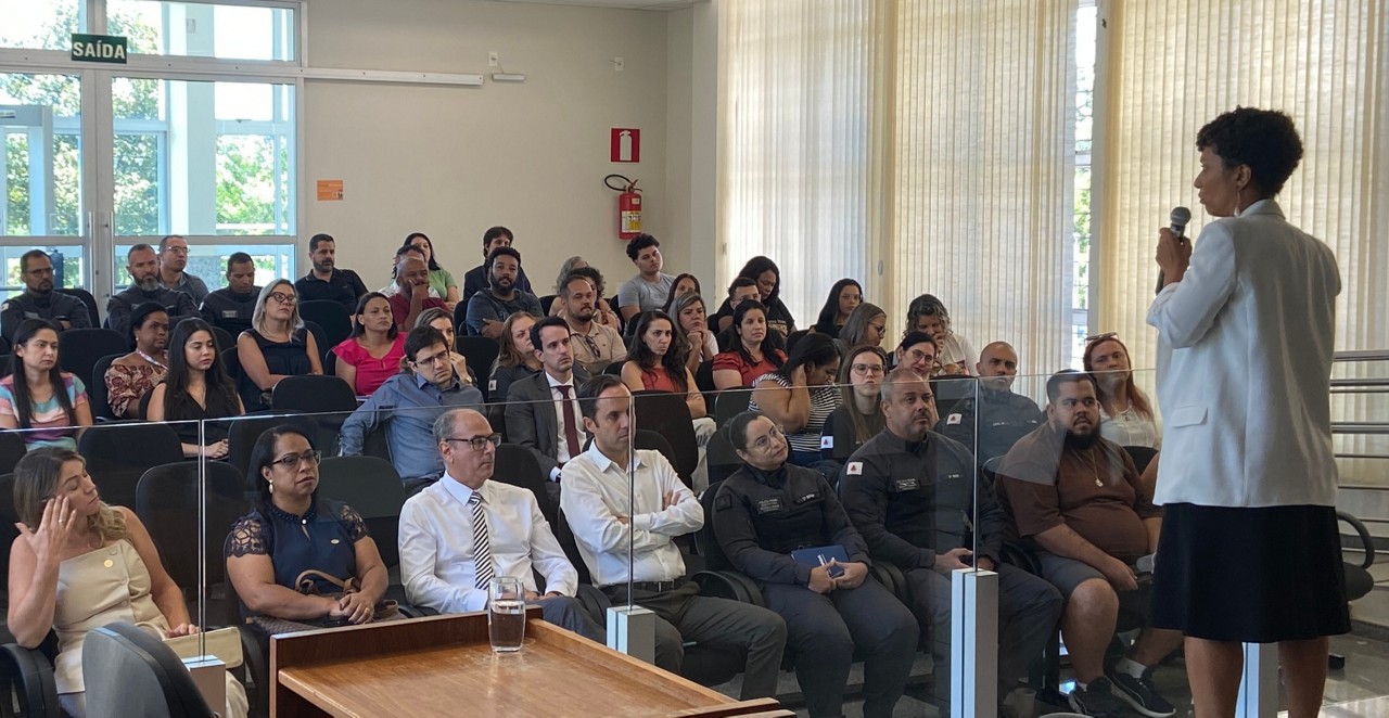 Formação envolve magistrados, servidores públicos e representantes da sociedade civil
