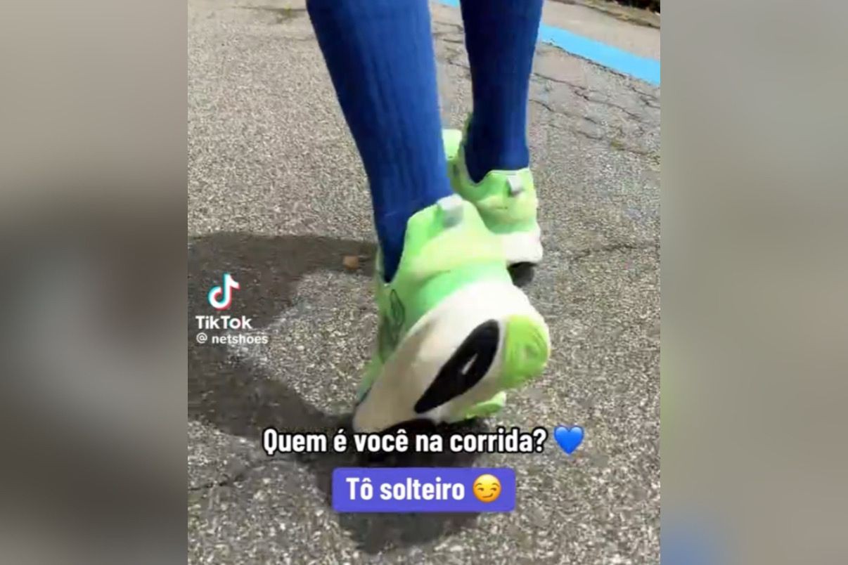 Meia azul vira código secreto para solteiros na corrida de rua
