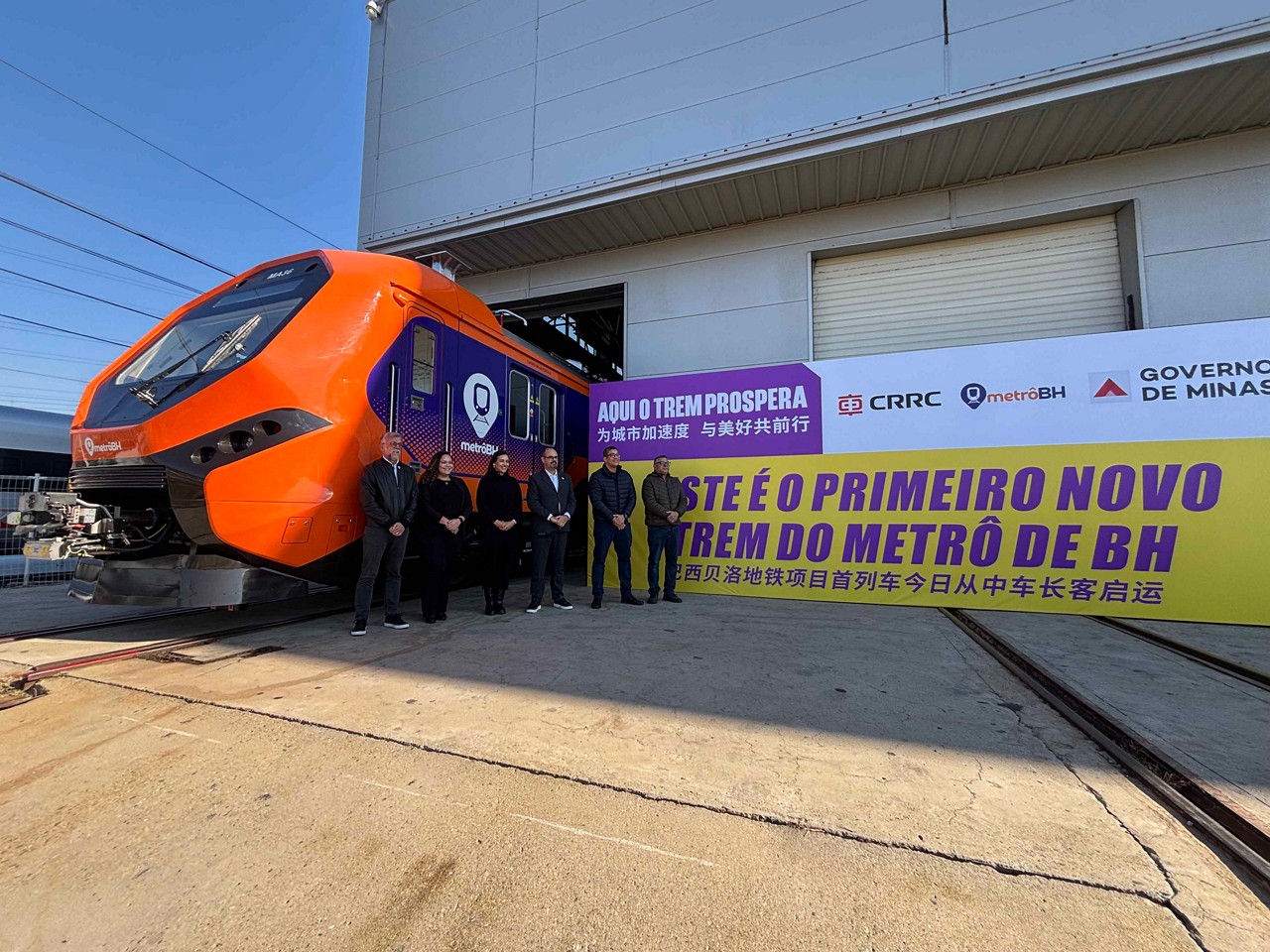 O embarque da locomotiva foi acompanhado pelo vice-governador Mateus Simões (PSD) na China