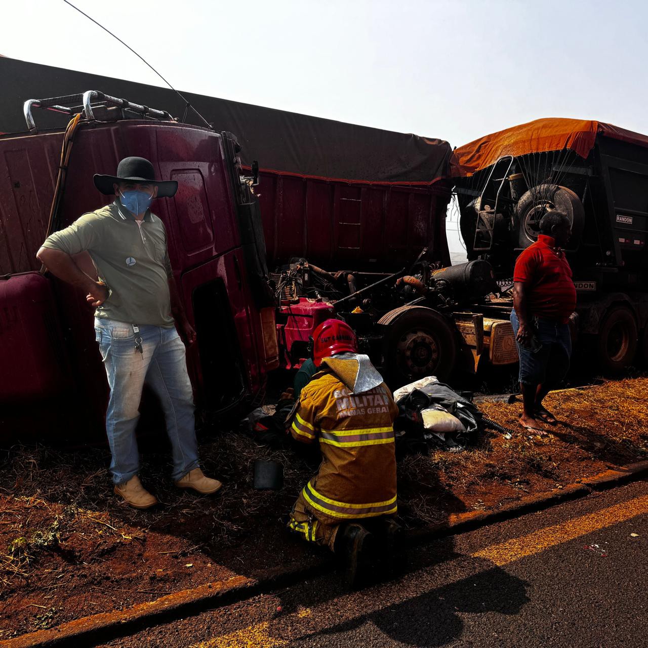 O Corpo de Bombeiros  foi acionado para controlar a situação