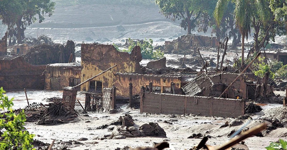  Rompimento de barragem da Samarco matou 19 pessoas