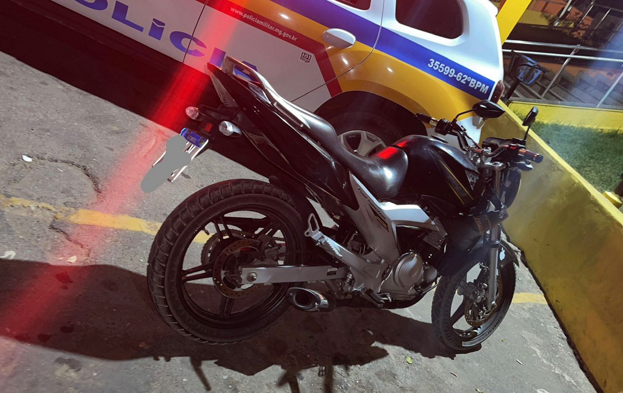 Moto foi apreendida durante uma operação da PMMG
