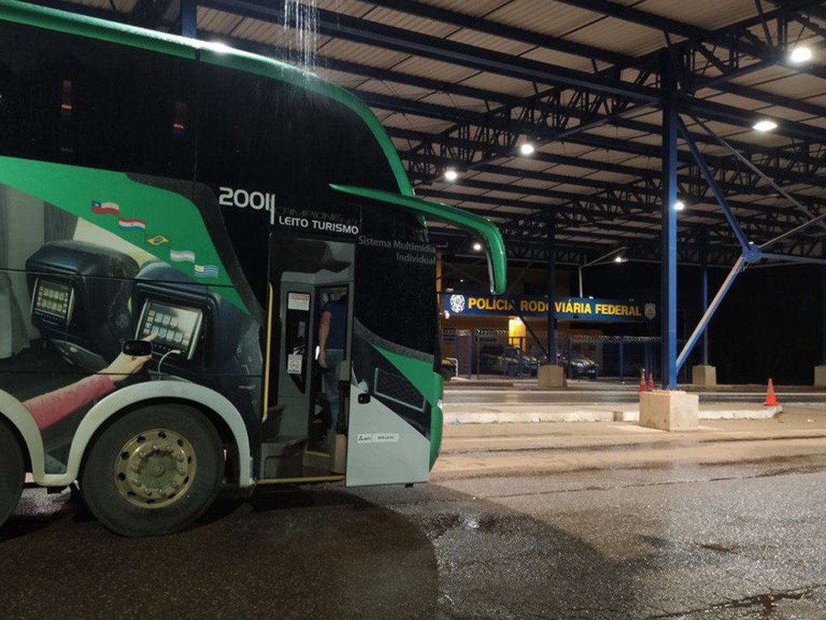 O condutor foi detido no km 49 da BR-040, em Paracatu, Noroeste de Minas