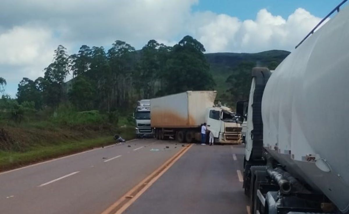 Acidente causou interdição total da BR-040 em Nova Lima 