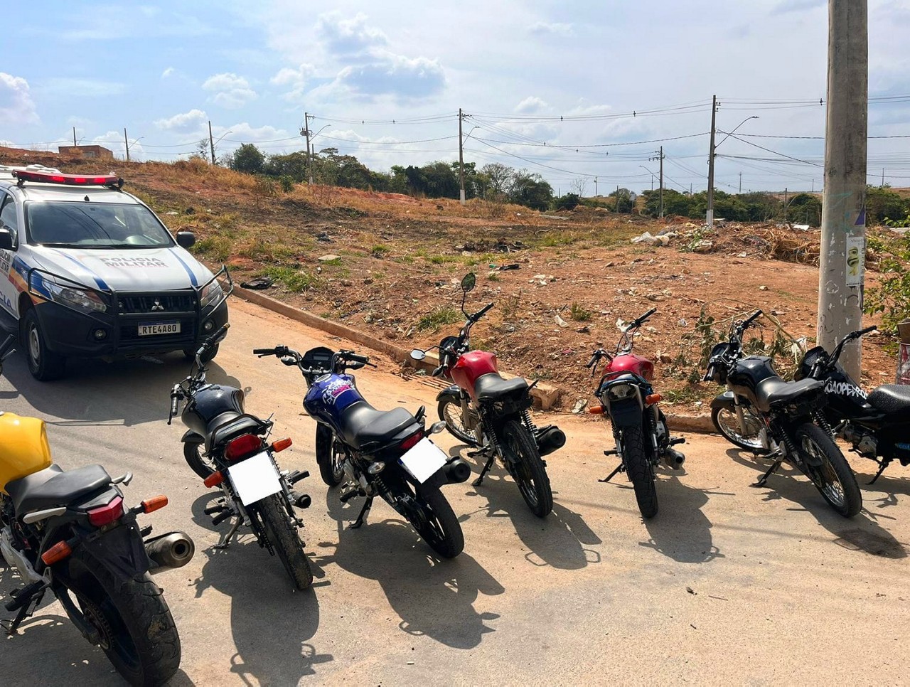 A polícia militar intensificou a fiscalização, resultando na apreensão de sete motocicletas irregulares