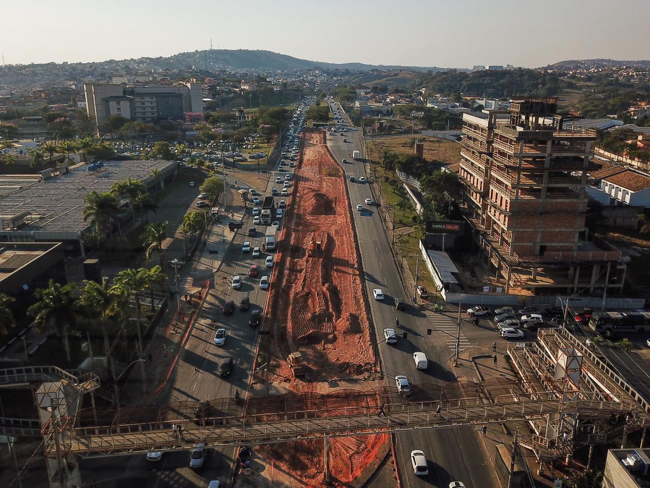 Prefeito avalia que a construção da trincheira vai aumentar a fluidez e a velocidade do trânsito na região