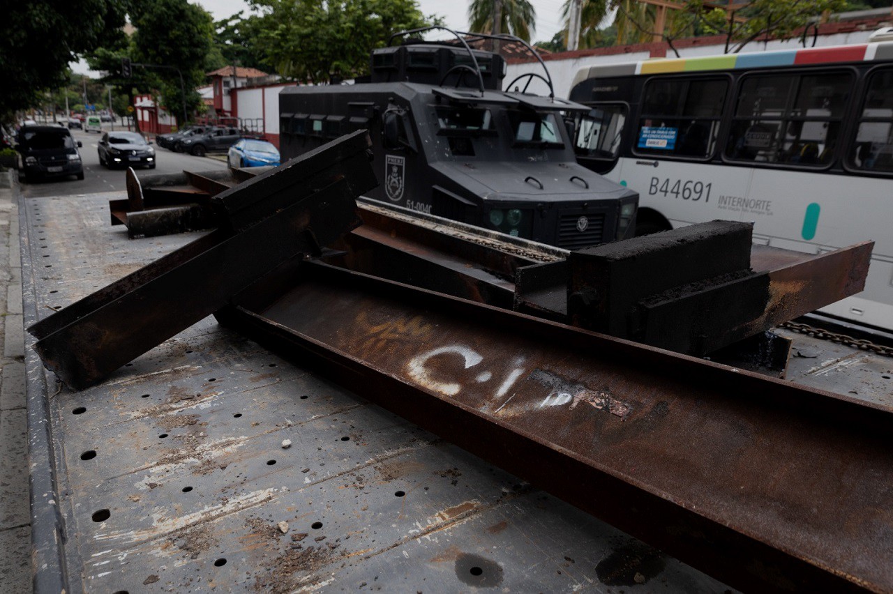 Foto mostra operação da PM contra expansão do CV na Vila Cruzeiro, zona norte do Rio de Janeiro