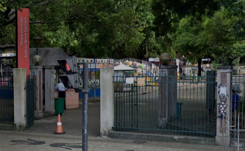 Botão está instalado perto da portaria da avenida dos Andradas