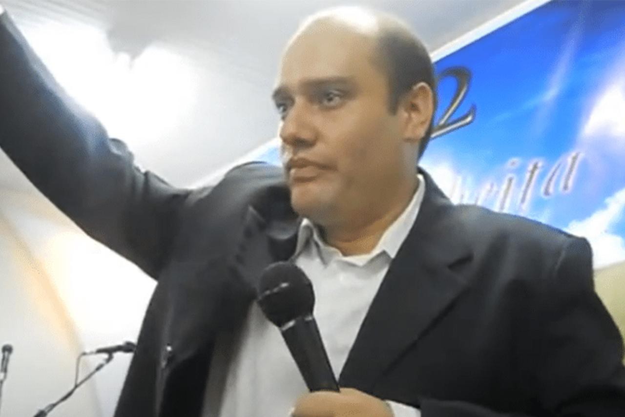 Pastor que prometia nascer dentes e reconstruir seios vira réu por estelionato