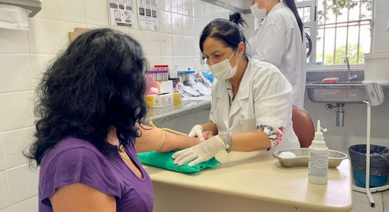 No total, são oferecidas 582 oportunidades para candidatos com formação de nível médio e superior
