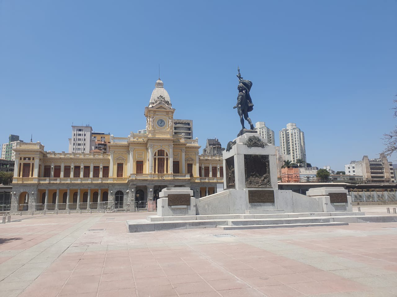 Após 346 dias de espera, a população de Belo Horizonte pôde, finalmente, matar a saudade da Praça da Estação. 