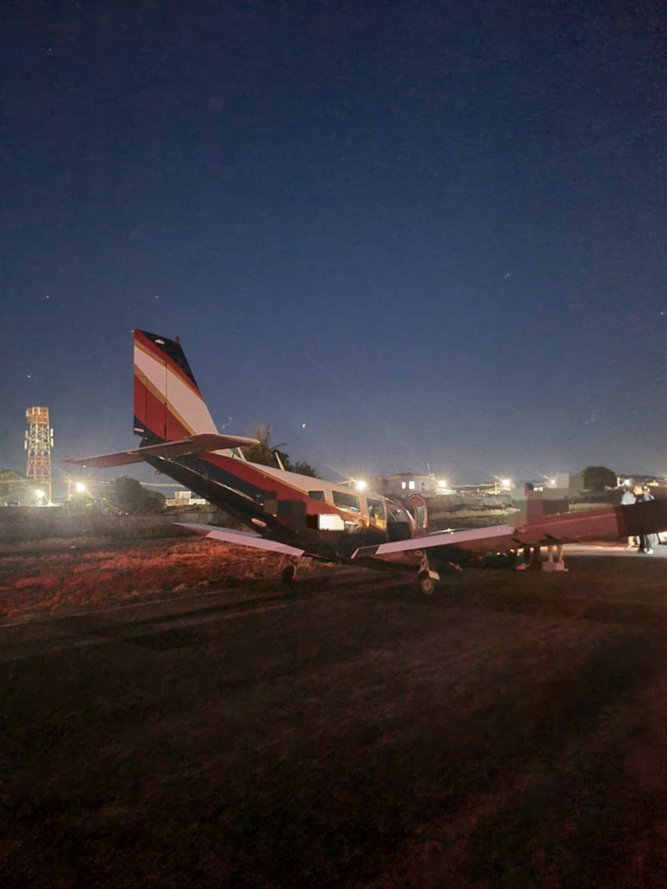 Avião declarou emergência no trem de pouso e mobilizou Corpo de Bombeiros