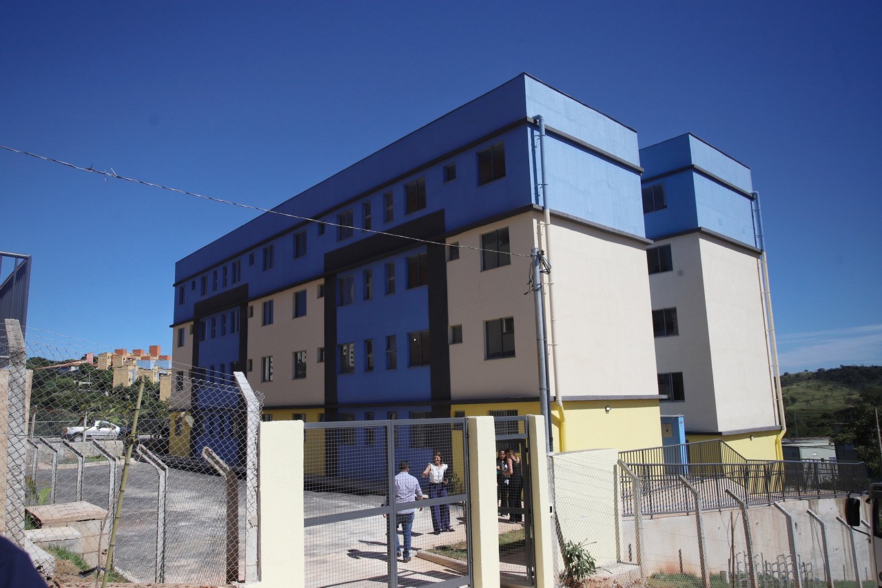 Empreendimento conta com quatro blocos de apartamentos, com 18 unidades de dois dormitórios em cada bloco