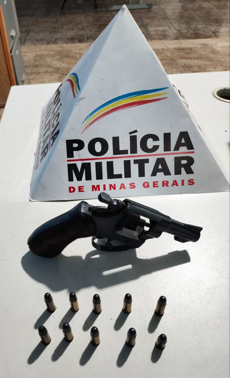 Prisão em flagrante e apreensão de revólver calibre .32 na Zona da Mata