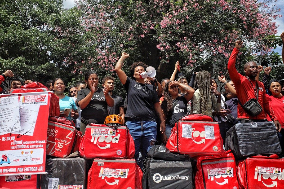 Motociclistas ocuparam a praça, cartao postal da capital mineira, na manhã desta segunda (31)