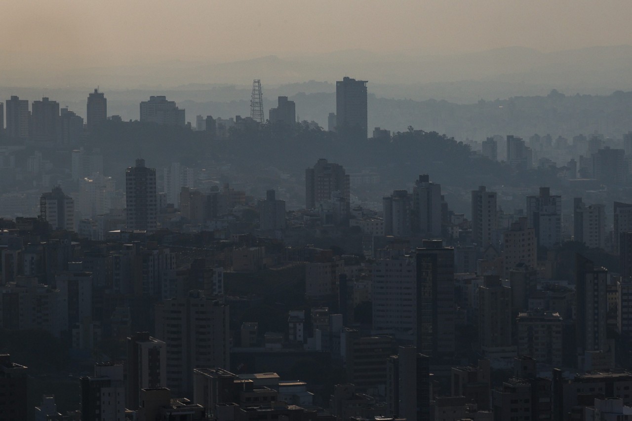 Belo Horizonte tem sofrido com tempo seco, com umidade relativa do ar abaixo de 30% 