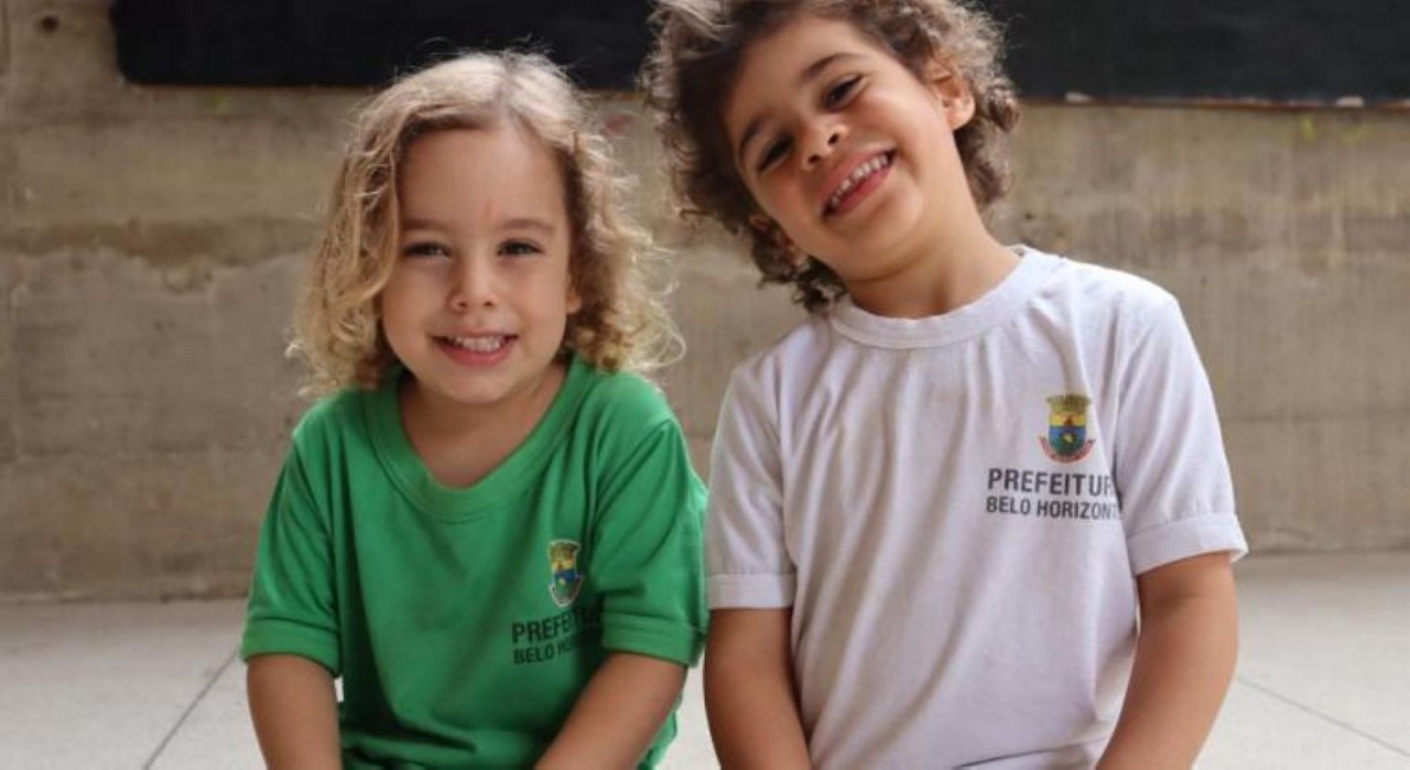 O Sobrecadastro é destinado a crianças de 0 a 5 anos (Educação Infantil); alunos de 6 a 14 anos (Ensino Fundamental) pessoas a partir de 15 anos que não concluíram o Ensino Fundamental (EJA)