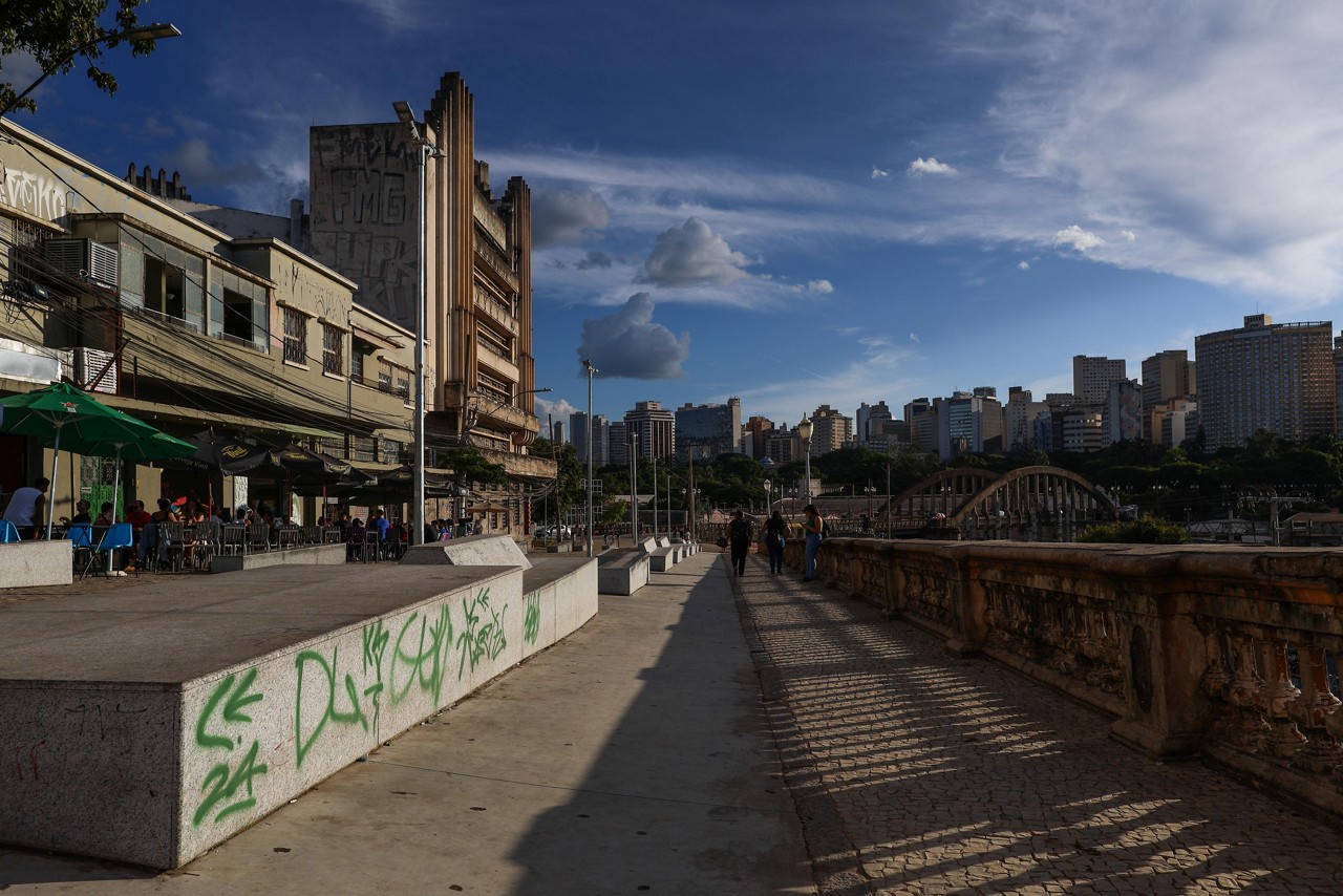 O vandalismo no espaço indignou moradores e comerciantes da via, que temem que episódios aumentem com inauguração do espaço 