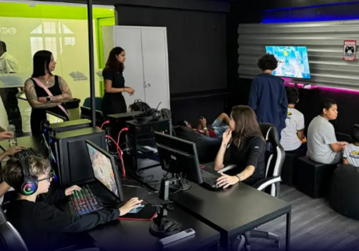 Sala Gamer foi inaugurada no 'Dia do Amigo'