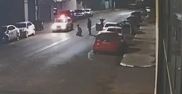 Bebê estava desacordado quando os policiais iniciaram o salvamento